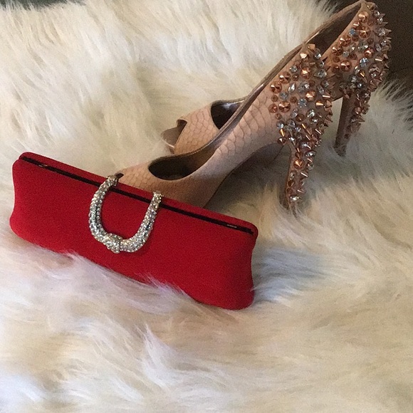 Handbags - Clutch